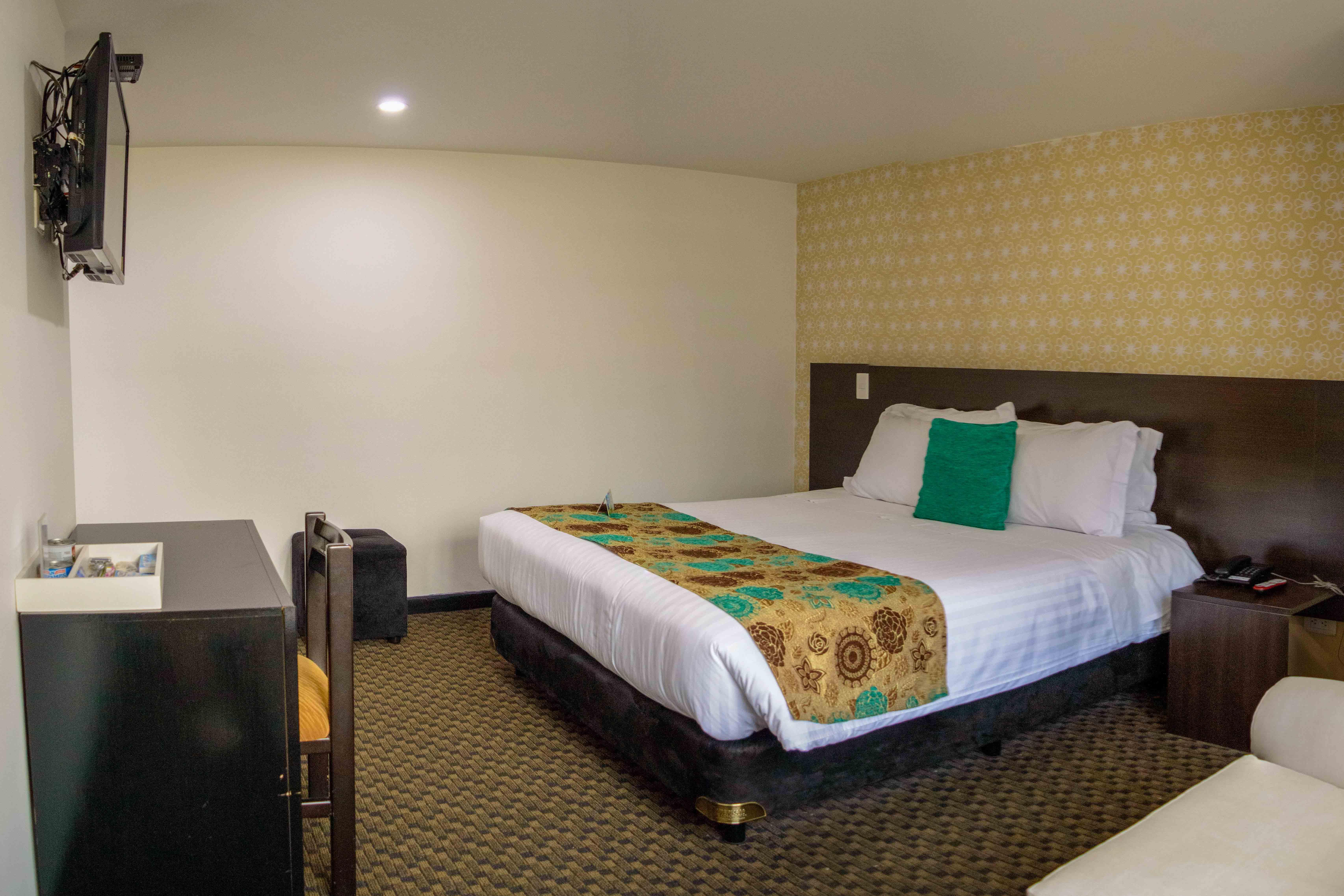 Hotel Castellana 95 Bogota By Hoteles Confort 80 — Photos 1